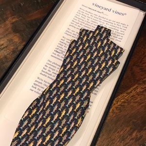 New vineyard vines bow tie